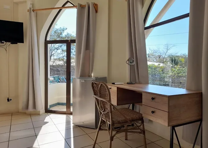 Zulu Surf Hotel 3*